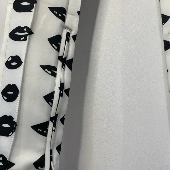 Long sleeve zip front printed jacket and leggings set. - Picture 6 of 8